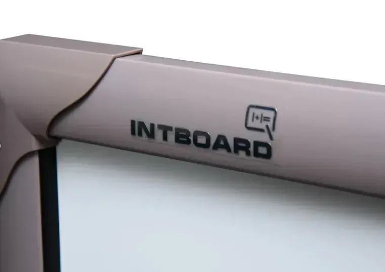 Комплект для НУШ: інтерактивна дошка INTBOARD UT-TBI82S + короткофокусний проєктор + акустична система + доставка та монтаж 13082026 фото